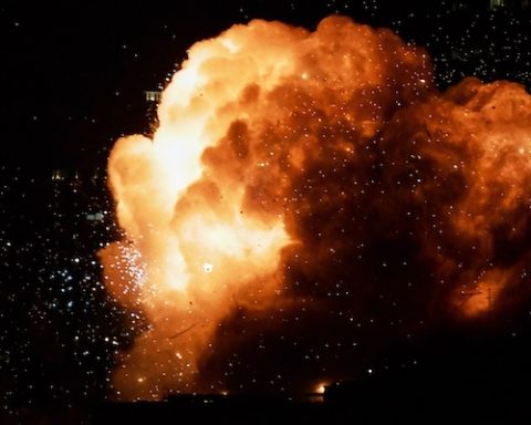 Iranian missile hits building in Tel Aviv. AP Photo/Tomer Neuberg)