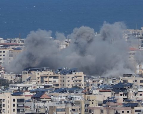 Smoke rises following an Israeli airstrike in Dahiyeh, Beirut's southern suburbs, Lebanon, Monday, March 30, 2026. (AP Photo/Bilal Hussein)