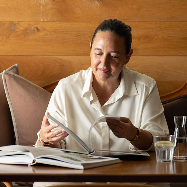 Natasha Sideris. Adel Ferreira