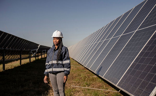 As rooftop solar and battery systems grow across South Africa, Eskom says virtual power plants could help reduce peak demand and improve grid flexibility, but they must complement – not replace – investment in new generation and transmission infrastructure. Photo: Ihsaan Haffejee